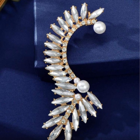 ✨NEW Bridal Elegant gold tone  and Pearl Ear Cuff - Picture 3 of 6